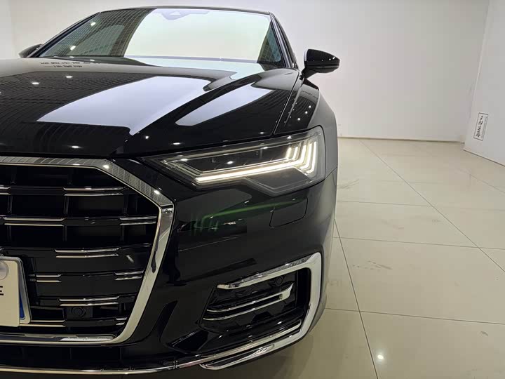 Фото 6 - Audi A6L