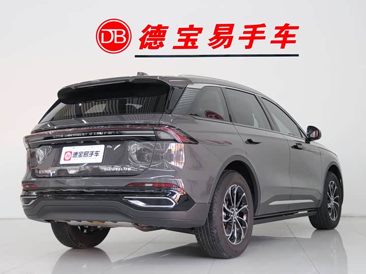 Фото 4 - Lincoln Nautilus