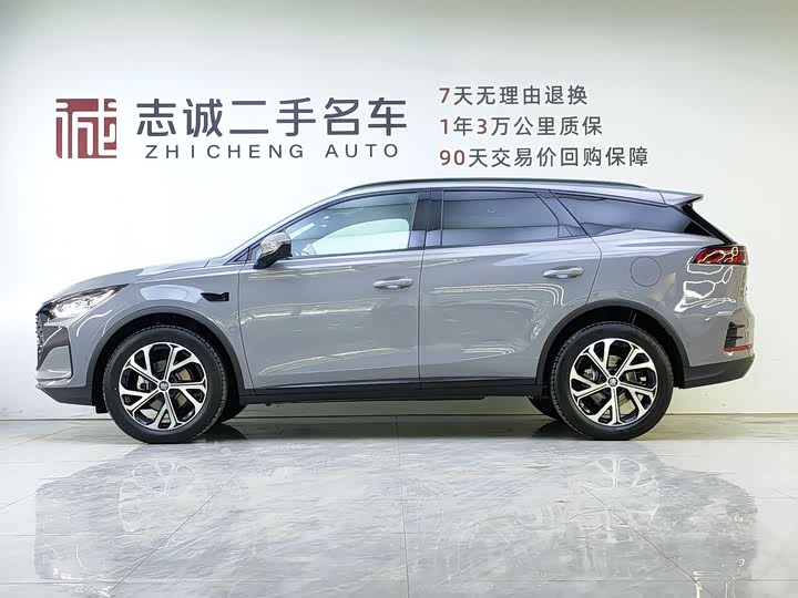 Фото 3 - BYD Tang Hybrid/EV