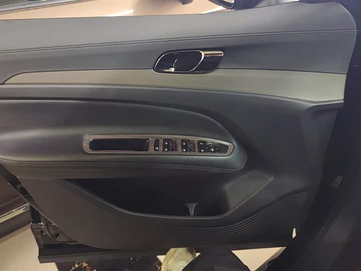 Фото 7 - Ford Equator Sport