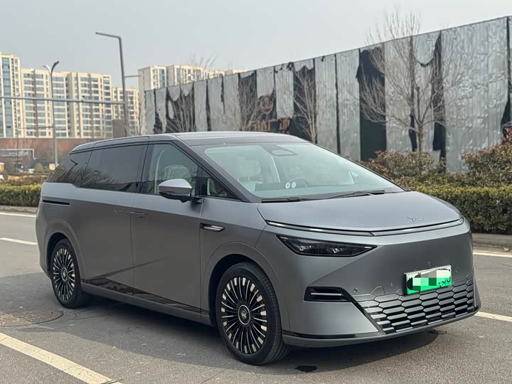 Фото 3 - XPeng X9