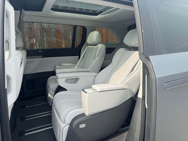 Фото 9 - XPeng X9