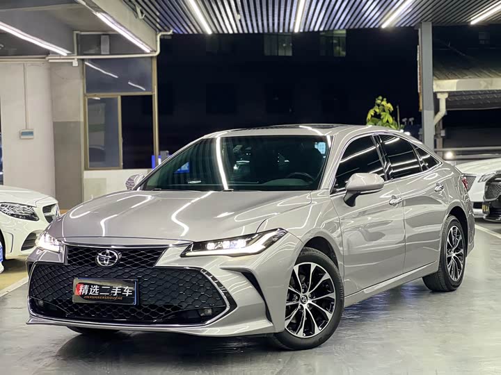 Photo 1 - Toyota Avalon