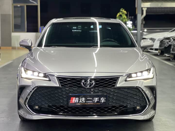 Photo 4 - Toyota Avalon