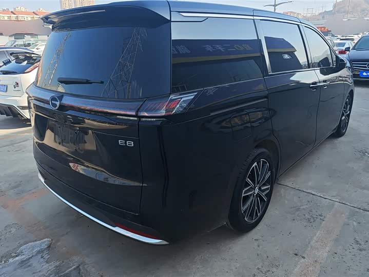 Фото 3 - GAC Trumpchi E8