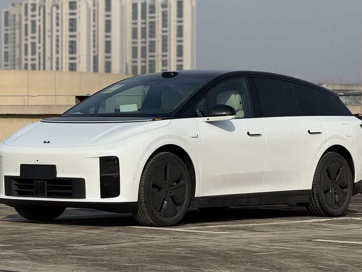 Фото 1 - LiXiang i6