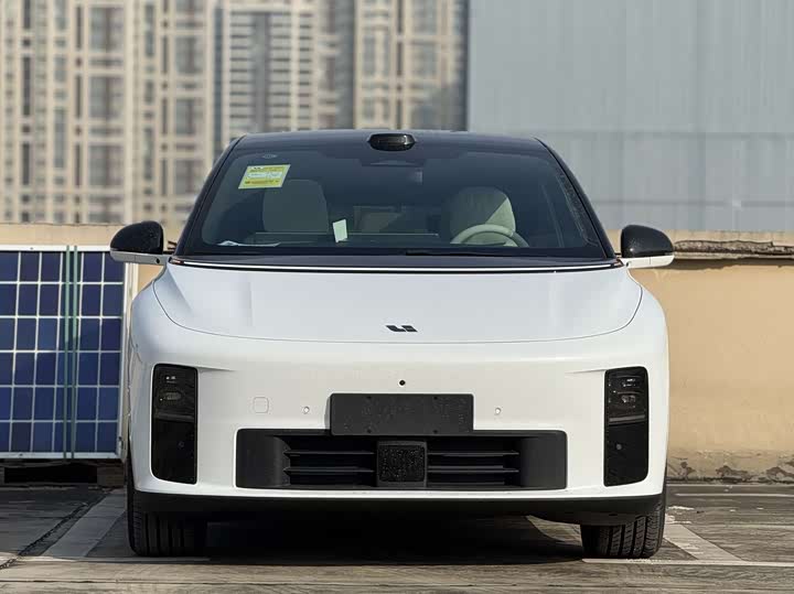 Фото 2 - LiXiang i6