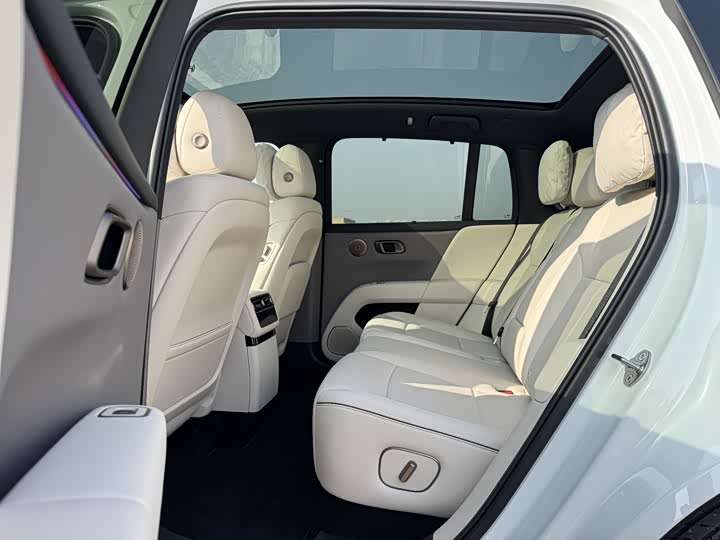 Фото 6 - LiXiang i6