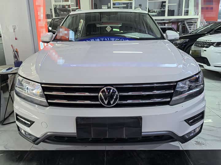 Фото 2 - Volkswagen Tiguan L Pro