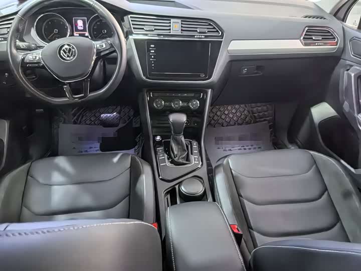 Фото 7 - Volkswagen Tiguan L Pro