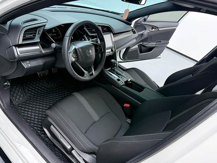 Фото 7 - Honda Civic