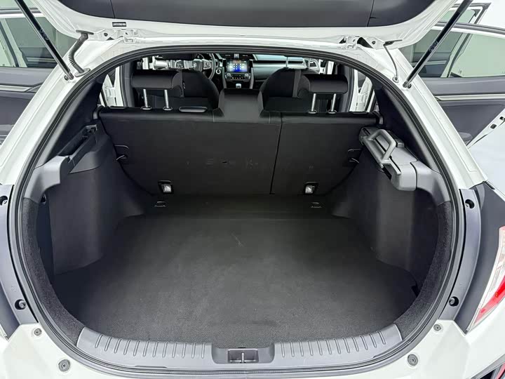 Фото 9 - Honda Civic