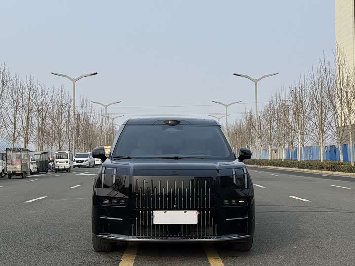 Фото 2 - Zeekr 009