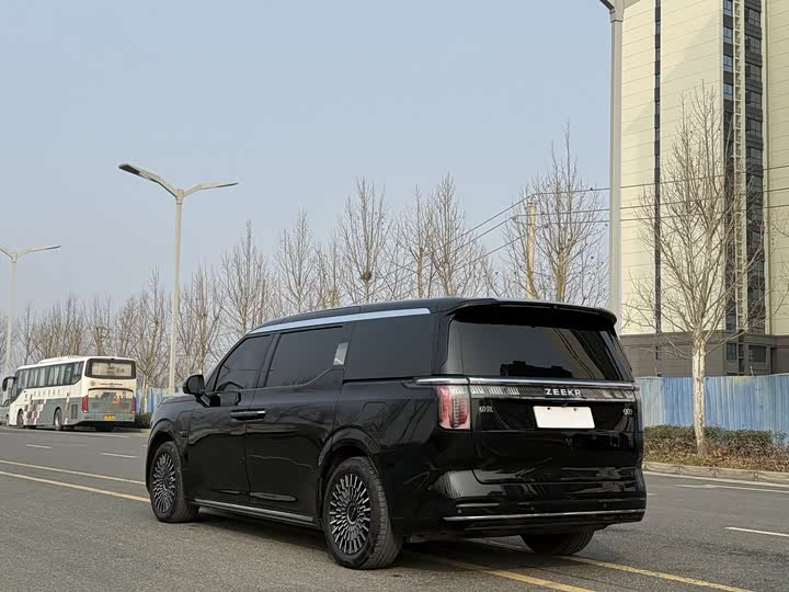 Фото 4 - Zeekr 009