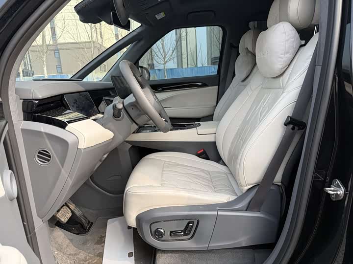 Фото 8 - Zeekr 009