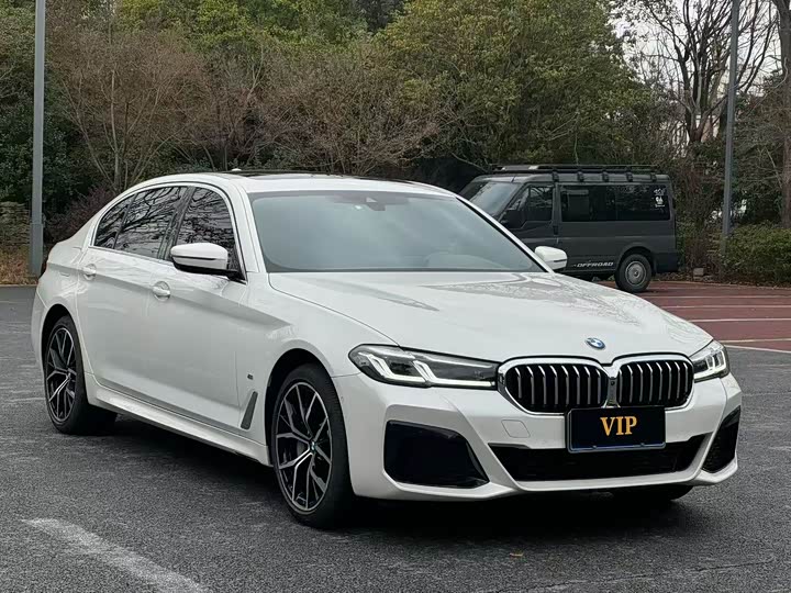 Фото 3 - BMW 5 Series