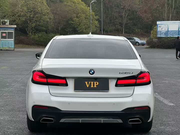 Фото 5 - BMW 5 Series