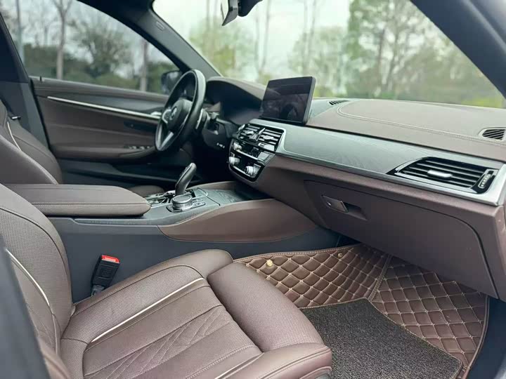 Фото 9 - BMW 5 Series