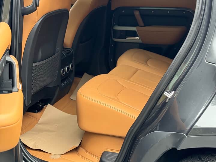 Фото 8 - Land Rover Defender