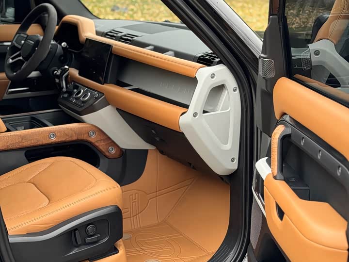 Фото 9 - Land Rover Defender