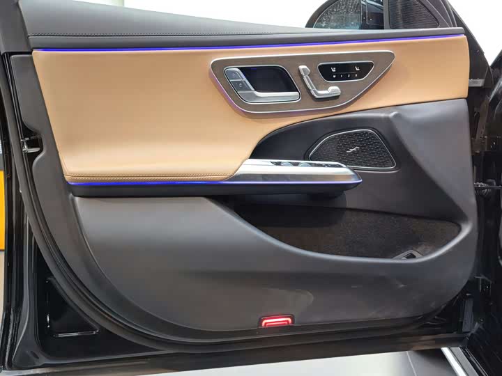 Фото 9 - Mercedes-Benz E-Class Hybrid