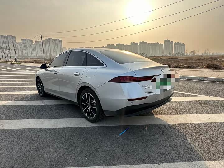 Фото 7 - Roewe D7