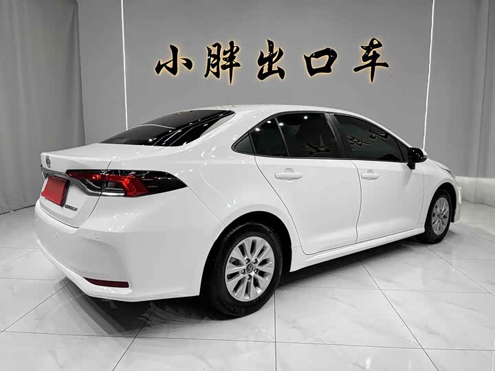 Фото 5 - Toyota Corolla