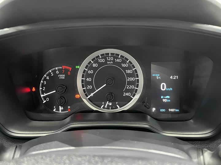 Фото 8 - Toyota Corolla