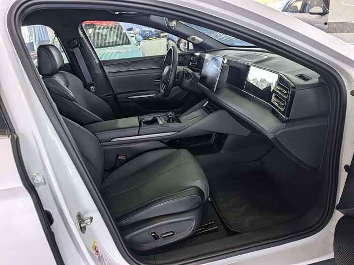 Фото 9 - BYD Qin L