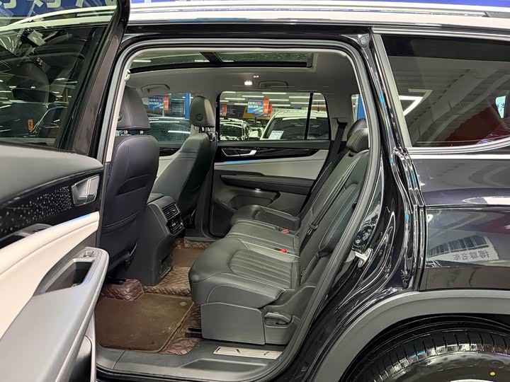 Photo 8 - Volkswagen Teramont Pro