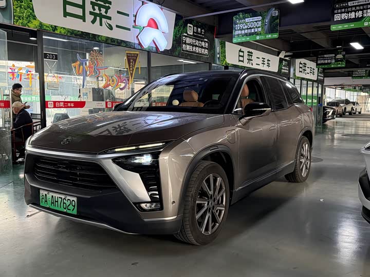 Фото 1 - Nio ES8