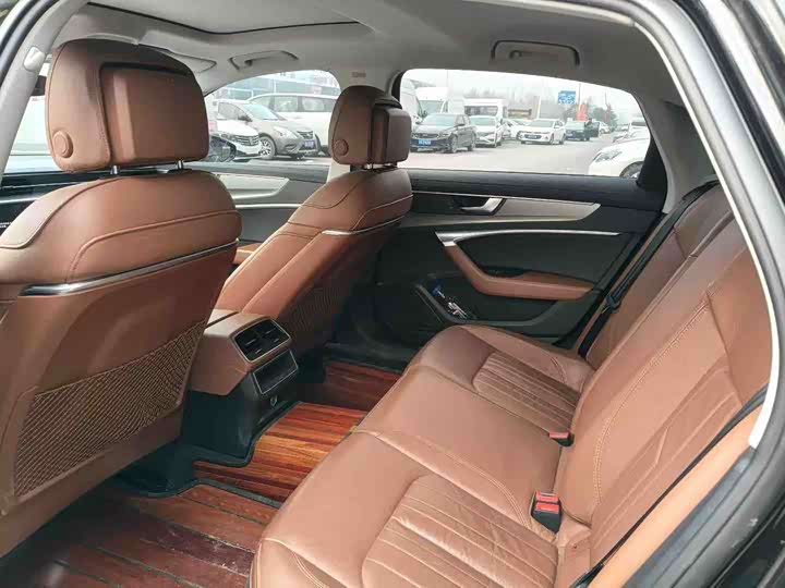 Фото 6 - Audi A6L