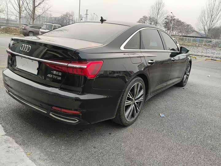 Фото 7 - Audi A6L