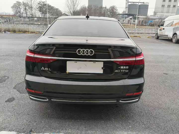 Фото 9 - Audi A6L