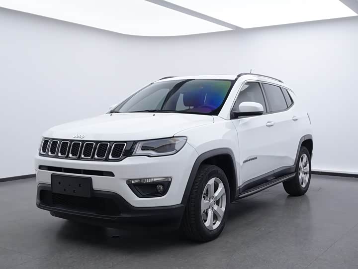 Фото 1 - Jeep Compass