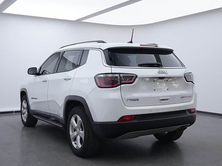 Фото 5 - Jeep Compass