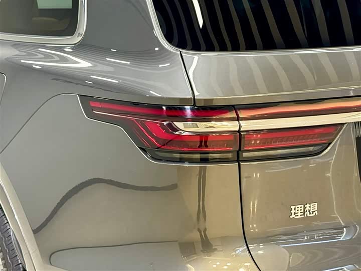 Фото 9 - LiXiang One