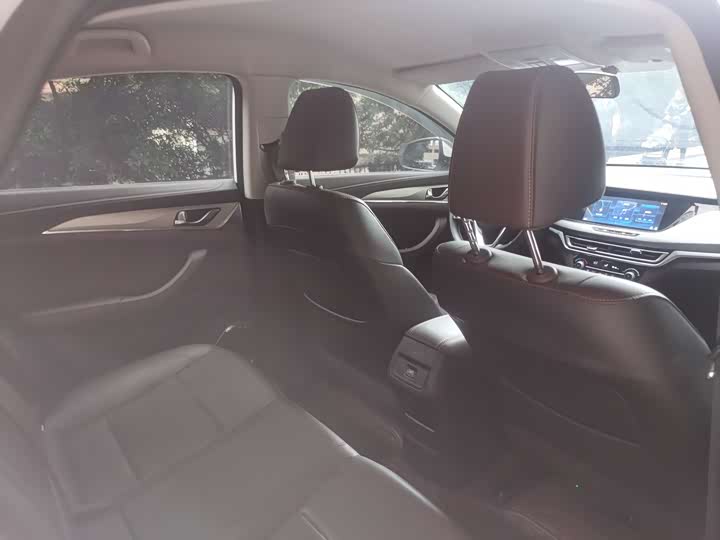 Фото 7 - Changan Eado EV