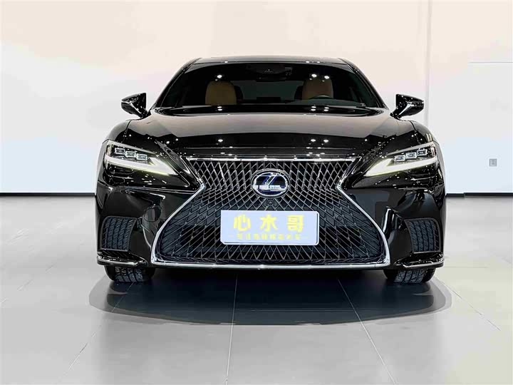 Фото 2 - Lexus LS
