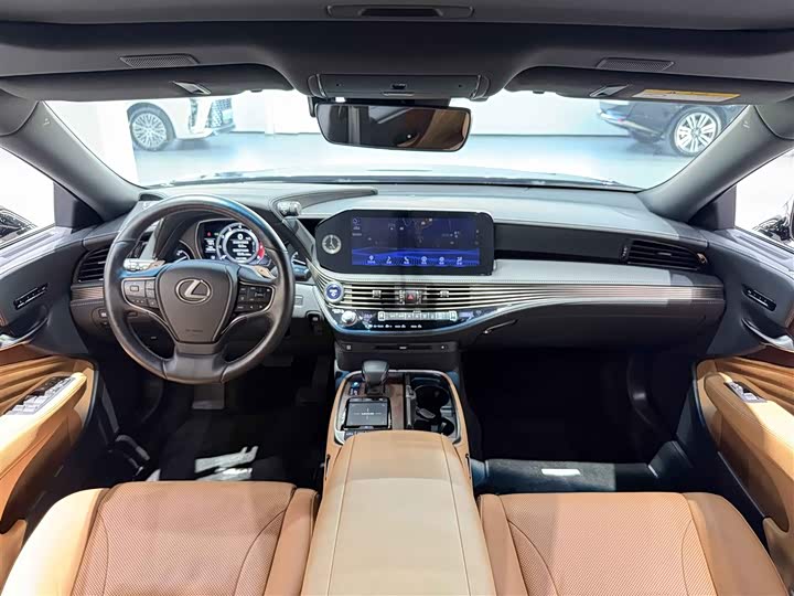 Фото 6 - Lexus LS