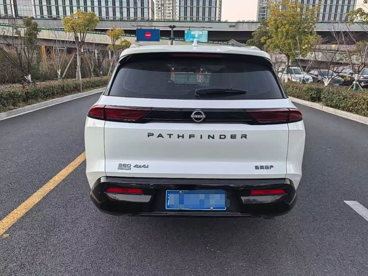 Фото 6 - Nissan Pathfinder