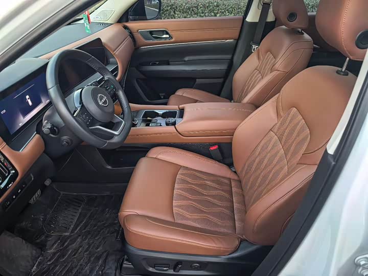 Фото 9 - Nissan Pathfinder