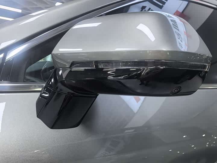 Фото 4 - LiXiang One