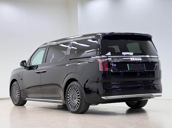 Фото 7 - Zeekr 009