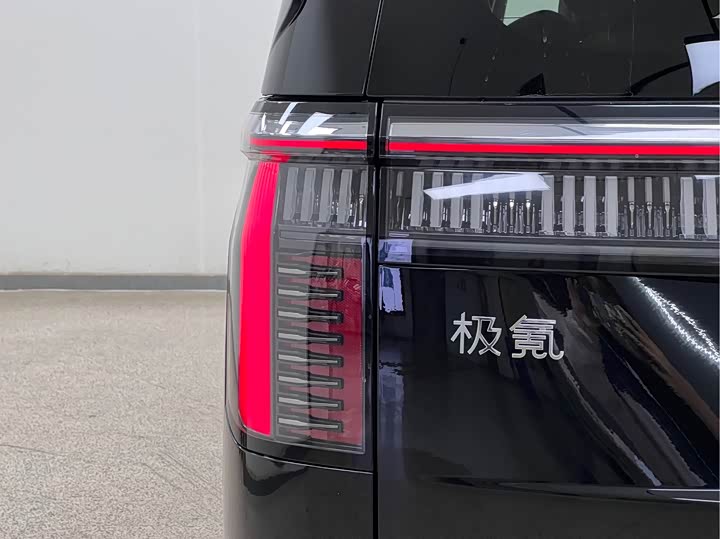 Фото 8 - Zeekr 009