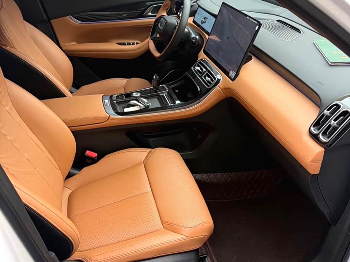 Фото 5 - Geely Atlas L