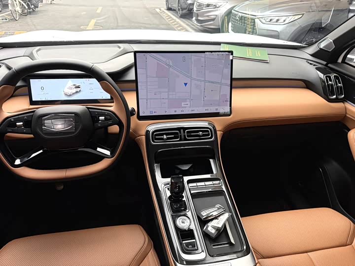 Фото 6 - Geely Atlas L