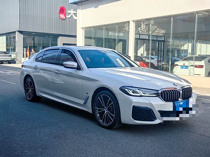 Фото 3 - BMW 5 Series