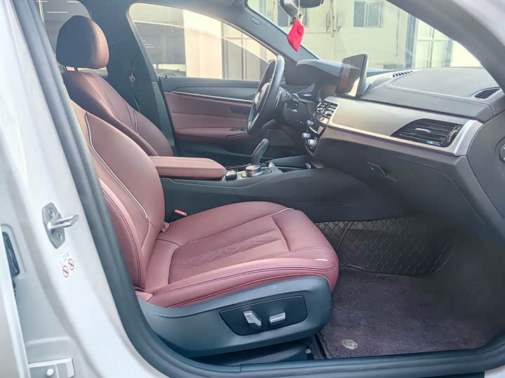 Фото 5 - BMW 5 Series