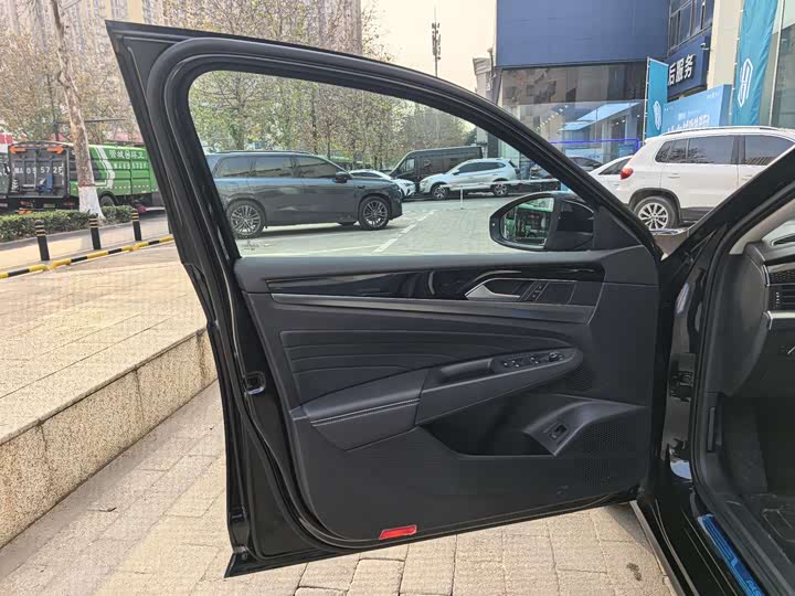 Фото 9 - Volkswagen Passat